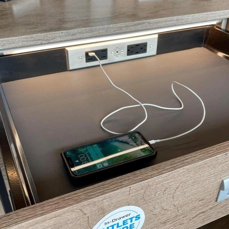 Showroom Mockup Outlet
